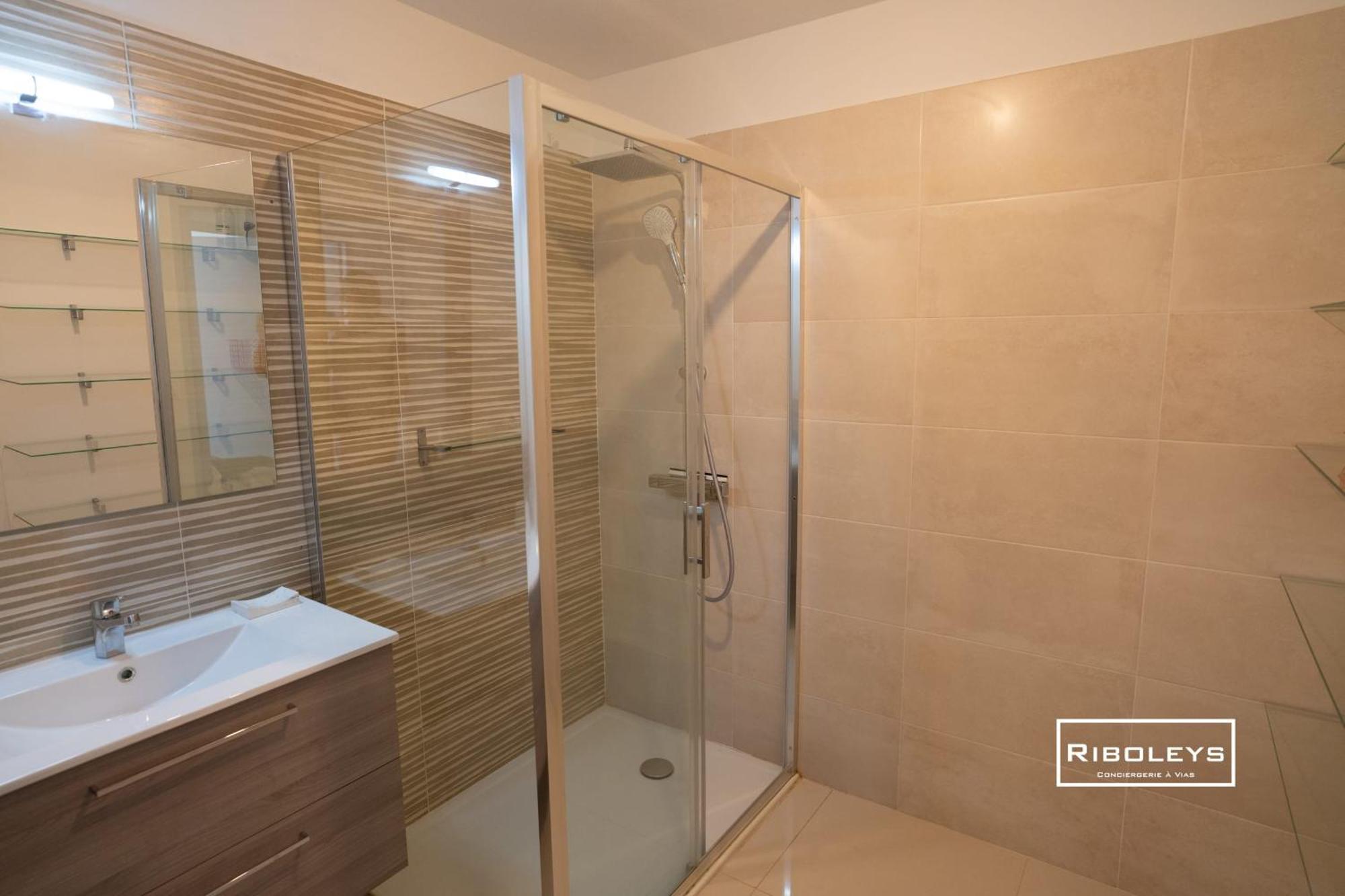 Grand T3 Neuf Climatise Avec Wifi A 100M De La Plage Vias Exterior foto